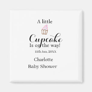 Imã Um pequeno nome do chá de bebê de cupcake está a c