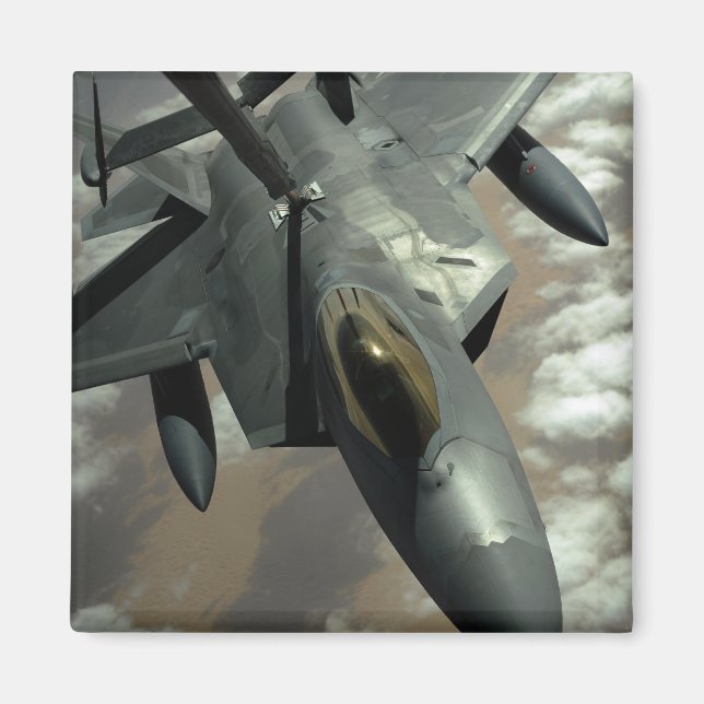 Imã Um Raptor F-22 da Força Aérea dos EUA é reabasteci (Frente)