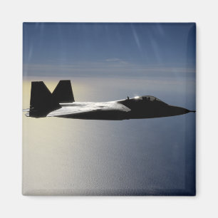 Imã Um Raptor F/A-22 voa uma missão de formação 2