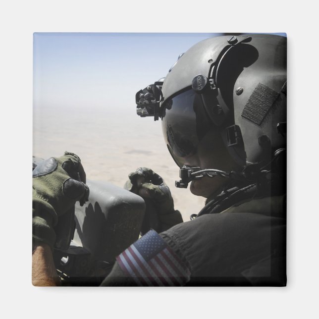 Imã Um soldado fornece segurança (Frente)