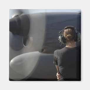 Imã Um soldado monitora o desempenho