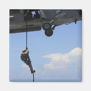 Imã Um técnico explosivo da eliminação da ordenaç