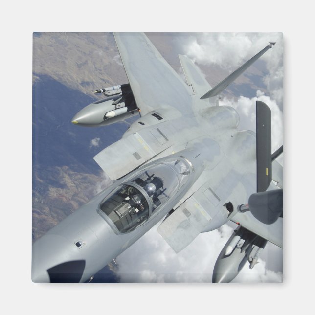 Imã Uma águia F-15 se afasta de um KC-135 (Frente)