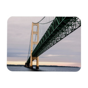 Ímã Uma vista da ponte Mackinac a partir do Lago Michi
