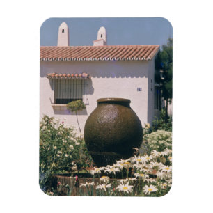 Ímã Urn decorativo em jardim de flores, Lisboa Portuga