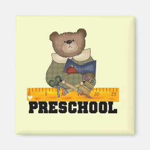 Imã Urso com o camiseta e os presentes prées-escolar