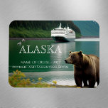 Ímã Urso Cruzeiro do Alaska Personalizado<br><div class="desc">Este design pode ser personalizado na área fornecida pela alteração da foto e/ou do texto. Ou pode ser personalizado clicando em Personalizar este Modelo e, em seguida, escolhendo o clique para personalizar mais a opção e excluir ou alterar a cor do plano de fundo, adicionar texto, alterar a cor ou...</div>