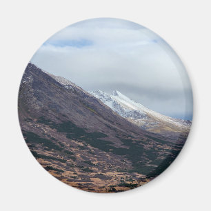 Imã Vale de Montanha Coberto de Neve Cena da Natureza