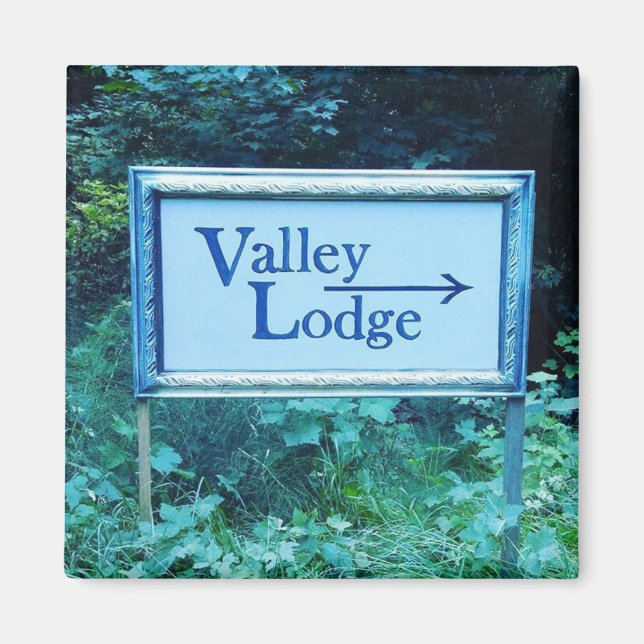 Imã Vale Lodge Magnet (Frente)