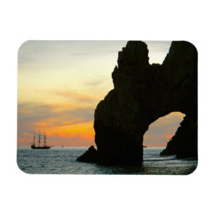 Ímã Veleiro tradicional no por do sol, arcos da rocha