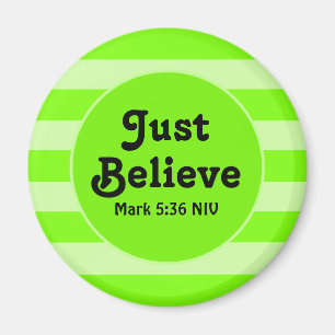 Imã Verde limão bonito acredita na Bíblia Versa Espera