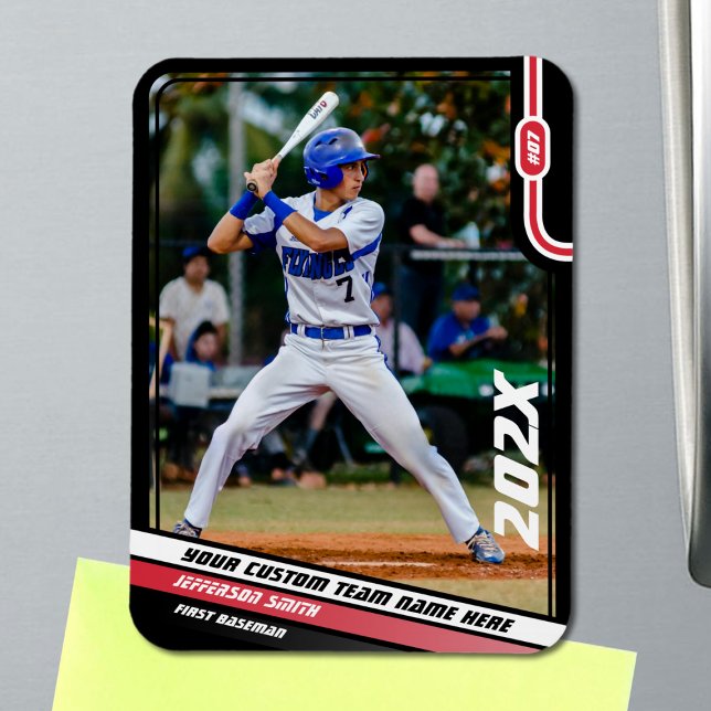 Ímã Vermelho Personalizado do Jogador de Baseball (Black Baseball Player Magnet with Custom Team Name and White Red Stripes)