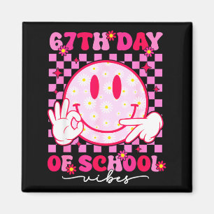 Imã Vibrações do 67º Dia de Escola 67 Meme Rosto Sorri
