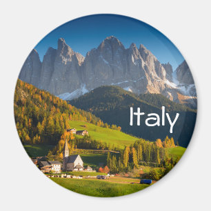 Imã Vila das dolomites no ímã da queda com texto