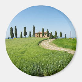 Imã Villa fazenda com ciprestes na Toscana