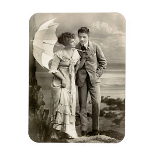 Ímã Vintage Casal romântico com Parasol
