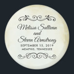 Imã Vintage Old-Timey Western Wedding Salvar Data<br><div class="desc">Salve o ímã de encontro com um simples design de sensação ocidental. Colocada numa imagem de papel pergaminho colorido de creme com aspecto de vintage. As bordas molhadas e envelhecidas dão-lhe uma vibração à moda antiga. Divisores decorativos com aparência de vintage rico com seu texto personalizado no meio.</div>