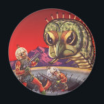 Imã Vintage Science Fiction Giant Centipede Insect War<br><div class="desc">Ilustração vinda de aliens futuristas e robôs imagem de ficção científica. Uma cena clássica de ficção científica em quadrinhos retrô,  com astronautas com armas laser lutando e batendo num monstro enorme. Um inseto assustador de centípede com 100 patas!</div>