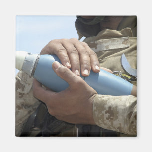 Imã Vista aproximada de um soldado que está a carregar