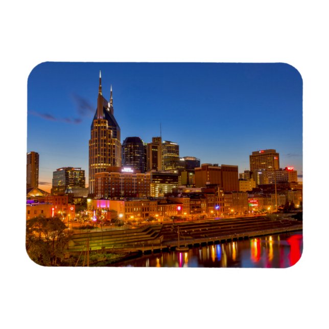 Ímã Vista do horizonte da cidade ao anoitecer (Horizontal)