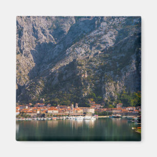 Imã Vista do outono de Kotor, Montenegro