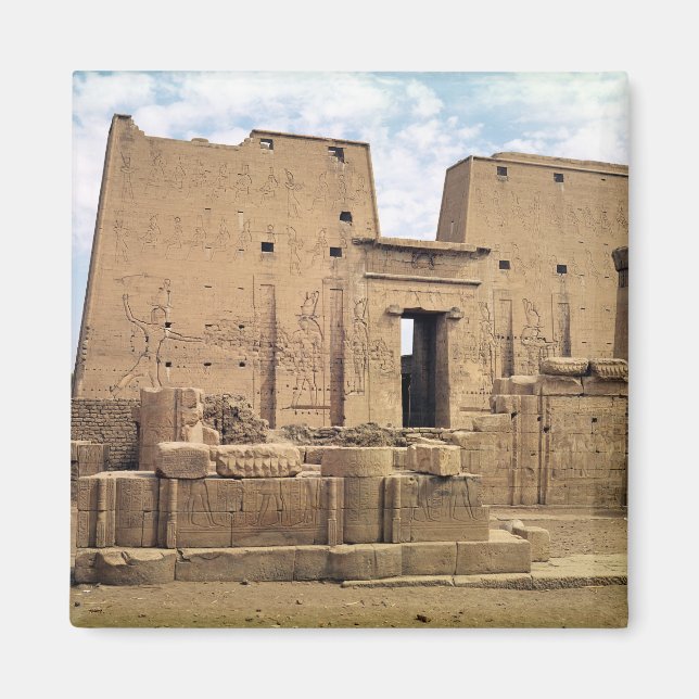 Imã Vista do primeiro pilão do Templo de Horus (Frente)