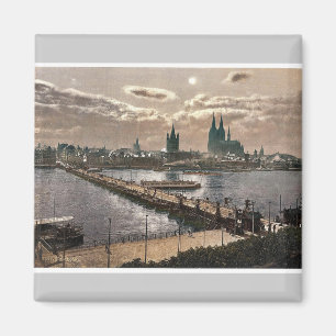 Imã Vista geral, pelo luar, água de Colônia, o Rhine
