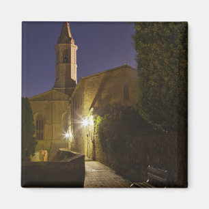 Imã Vista noturna da igreja ao entardecer, Pienza, It