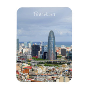 Ímã Vista panorâmica de Barcelona em dia de primavera 