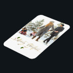 Ímã Watercolor Berries Foto Feliz Natal<br><div class="desc">Um simples design de amora e folhas botânicas de cor aquática,  juntamente com Feliz Natal,  num roteiro de tipografia de ouro. Personalize facilmente com seu nome,  mensagem e foto incrível. Belos desejos de Natal para a temporada de 2021.</div>