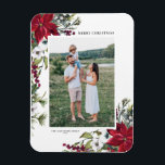 Ímã Watercolor Poinsettia e Fir deixa foto de feriado<br><div class="desc">Celebrar a época de férias com nosso ímã de Natal fotográfico personalizável, lindamente adornado com poinsettia de aquarelas, winterberry e folhagem de inverno. Este encantador saque combina a sua foto de feriado favorita com a arte floral festiva, fazer uma maneira perfeita de espalhar alegria e compartilhar alegria com amigos e...</div>