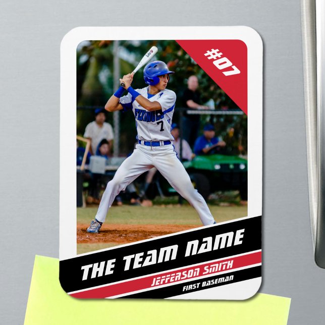 Ímã White Red Personalizável do Jogador de Beisebol (Baseball Player Magnet in White with Custom Team Name and White Red Stripes)
