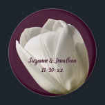 Imã White Tulip Flower Personalized Wedding<br><div class="desc">Delicate white tulip flower photography by Susan wedding favor magnet. Fill in your information in the template. Make more changes to font size, style, and color by clicking on Customize. This design is available on many products in my gallery. Please visit Smilin' Eyes Treasures to see more bridal and wedding...</div>
