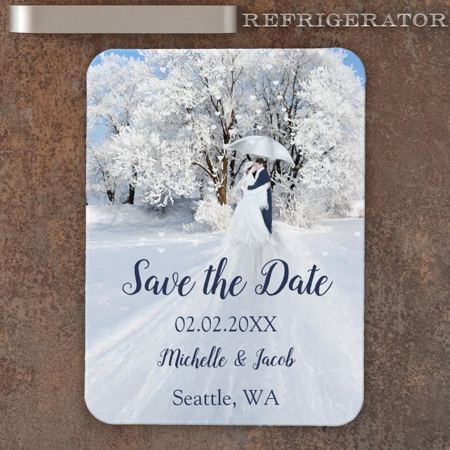 Ímã Winter Wonderland Fine Art Salvar Data (Save the Date magnet featuring a fine art painting with a romantic couple in a winter wonderland)