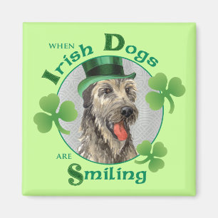 Imã Wolfhound irlandês do dia de St Patrick