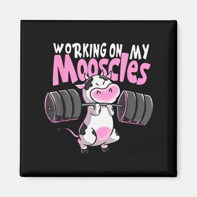 Imã Working On My Mooscles Funny Gym Cow Weightlifting (Frente)