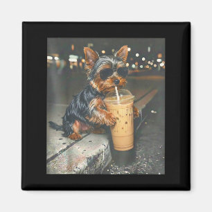Imã Yorkie bebendo café gelado meme engraçado de anima