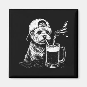 Imã Yorkie deitado bebendo cerveja meme engraçado de c