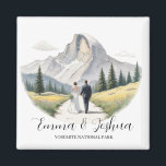Imã Yosemite National Park Wedding Magnet - Personaliz<br><div class="desc">Yosemite National Park Casal Magnet - Convidado Perfeito Souvenir Faça suas memórias de casamento durarem uma vida com nosso imã exclusivo do Parque Nacional Yosemite. Essa versátil manutenção pode servir como uma charmosa lembrança ou um presente pensativo para seus convidados. Apresentando um design pitoresco inspirado pelas maravilhas naturais do Parque...</div>