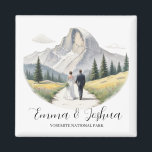 Imã Yosemite National Park Wedding Magnet - Personaliz<br><div class="desc">Yosemite National Park Casal Magnet - Convidado Perfeito Souvenir Faça suas memórias de casamento durarem uma vida com nosso imã exclusivo do Parque Nacional Yosemite. Essa versátil manutenção pode servir como uma charmosa lembrança ou um presente pensativo para seus convidados. Apresentando um design pitoresco inspirado pelas maravilhas naturais do Parque...</div>