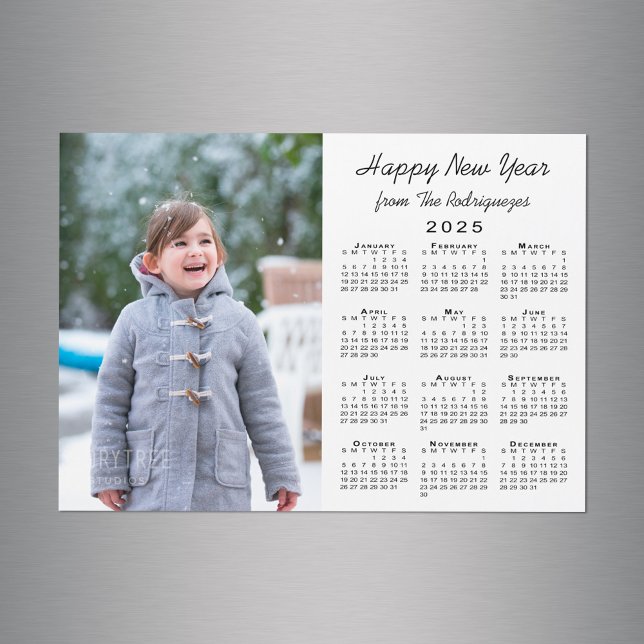 Imagem Personalizada do Feliz ano novo de Fotograf (2025 Calendar Custom Photo Happy New Year Magnet in situ)