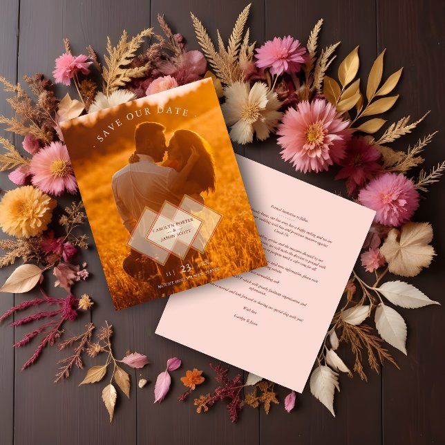Imagem romântica com efeito de transparência barat (Inexpensive Nice Transparency Effect Romantic Couple Photo Save the Date with Envelope.)
