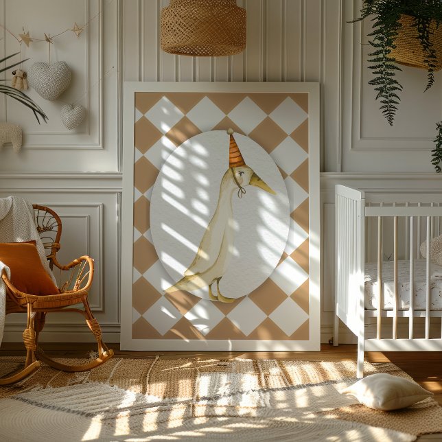 Impressão de Muro Neutro do Enfermeiro do bobo (Coquette-inspired neutral nursery with a framed silly goose art print on a beige harlequin backgroun)