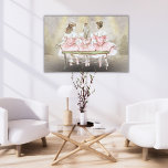 Impressão de tela de trio de balé (vários tamanhos<br><div class="desc">Escolha seu tamanho para esta bonito impressão de tela - grande para um estúdio de dança ou pequeno para um quarto. De qualquer forma, quem gosta de balés ou bailarinas encontrará esta trio de pequenos dançarinos em rosa sentados em um banco com luzes de palco e uma plateia em fundo...</div>