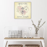 Impressão de Tela Personalizada de Abelha chique<br><div class="desc">Possuir uma tela estendida personalizada! Medição de 24"x24",  esta apresenta um impressão chique de uma abelha coroa e um design de coração floral onde você pode personalizar os textos superior e inferior conforme você vê o ajustado. Tamanhos diferentes disponíveis.</div>