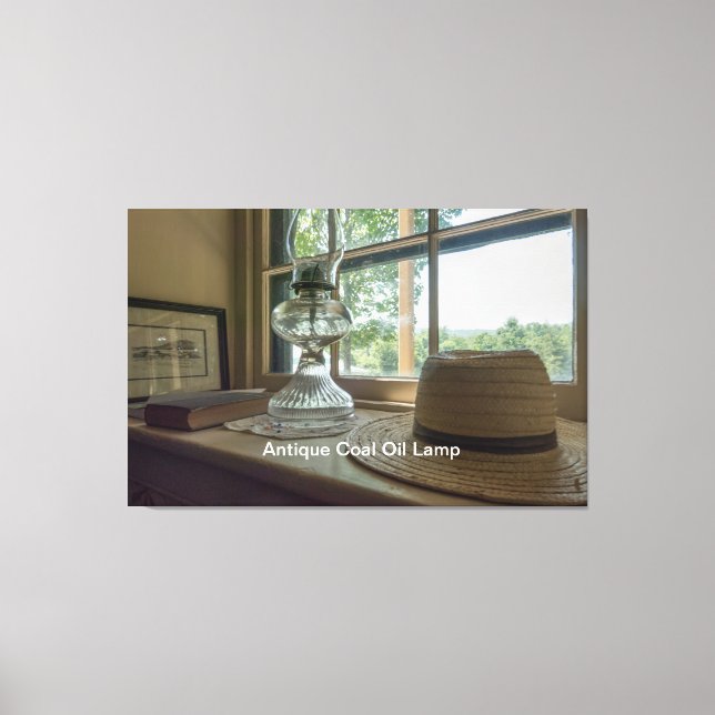 Impressão Em Tela Antique Coal Oil Lamp and Straw Hat (Frente)