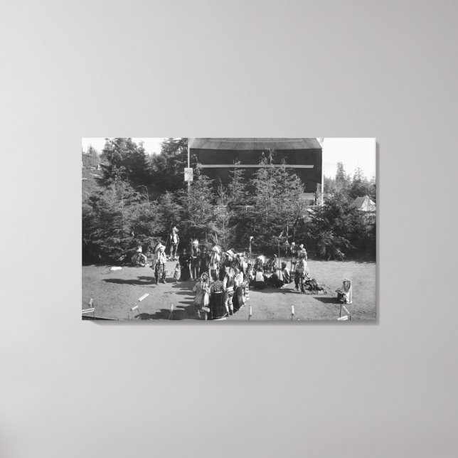 Impressão Em Tela Astoria, Oregon, Dança da Guerra Indiana no Centen (Frente)