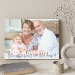 Impressão Em Tela Avós mais amados do mundo fotografados<br><div class="desc">Crie sua canvas personalizada moderna com uma de suas fotos favoritas. A tipografia moderna e sobredimensionada é totalmente editável e atualmente lê "Os Avós Mais Amados do Mundo". O modelo de fotografia está pronto para adicionar a sua imagem, que é apresentada em formato paisagem. Se você quiser mudar as cores...</div>