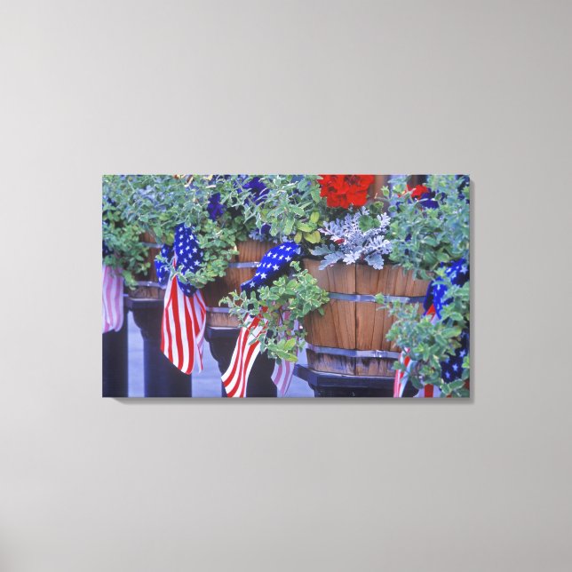 Impressão Em Tela Bandeiras e flores em Philipsburg Montana (Frente)