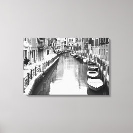 Impressão Em Tela Barcos ao longo de um canal na cidade italiana de 